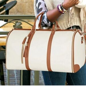 Emmafy NWOT travel smart garment bag in cream and brown